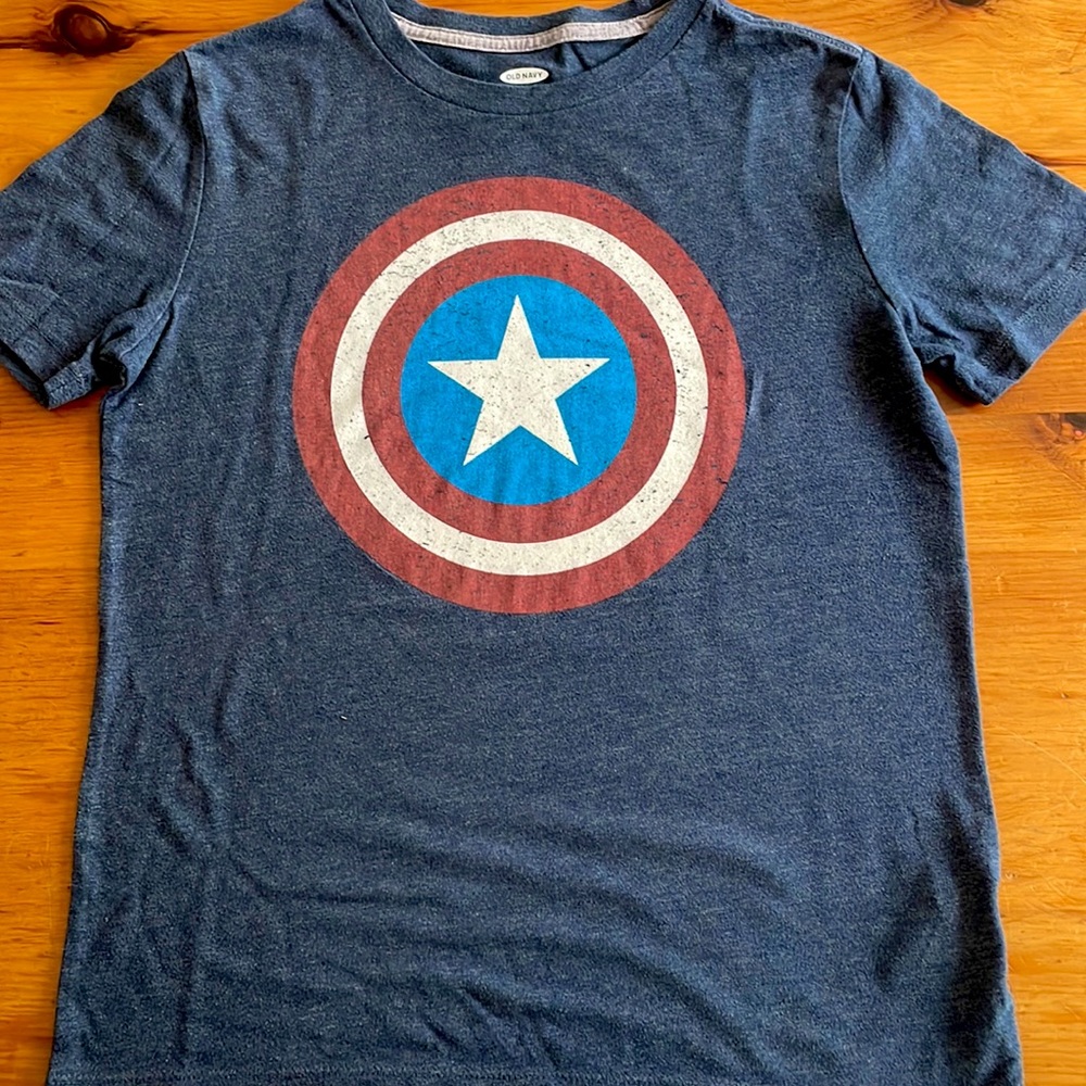 Medium (8) boys tee, rustic Marvel design